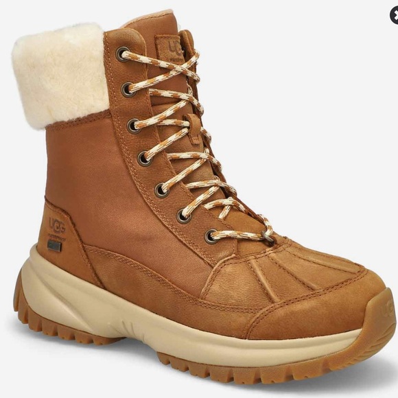 UGGS - Picture 1 of 2